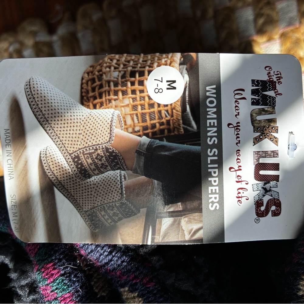 Muk Luks super soft slipper socks with rubber bottom - Picture 2 of 4